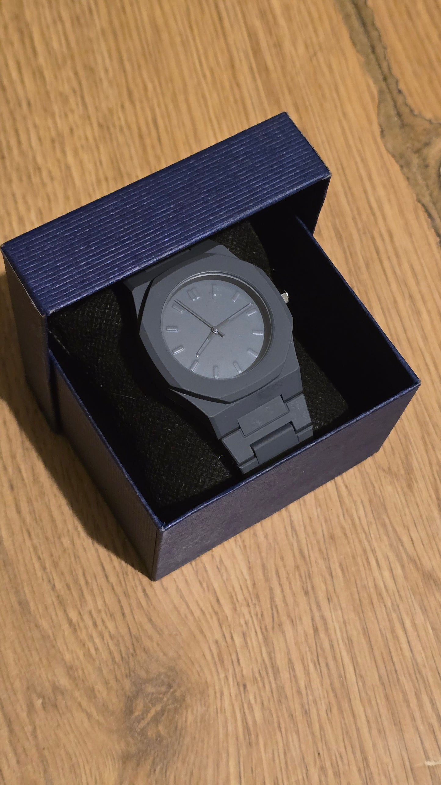 Mens / Unisex Grey Quartz Watch - New